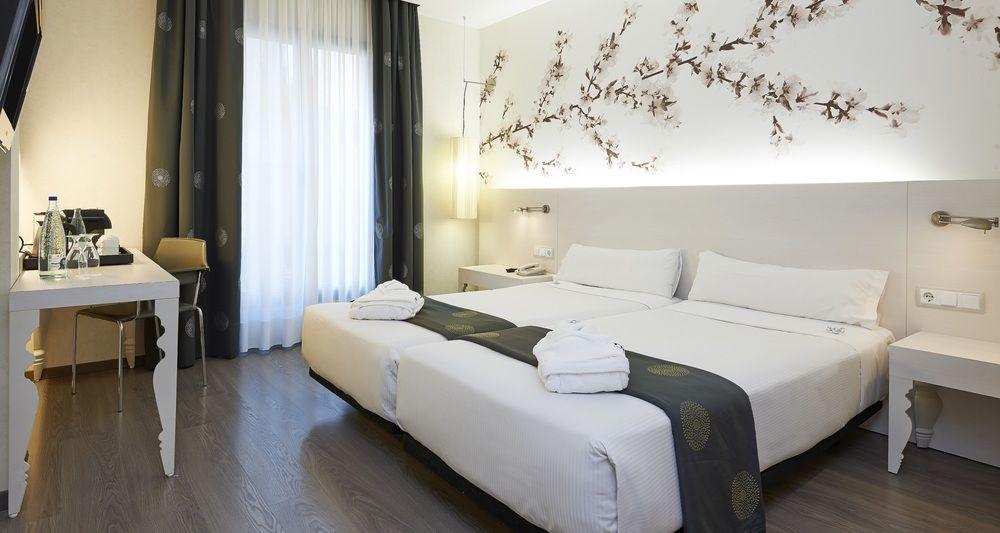 Catalonia La Boqueria Hotel Барселона Екстериор снимка