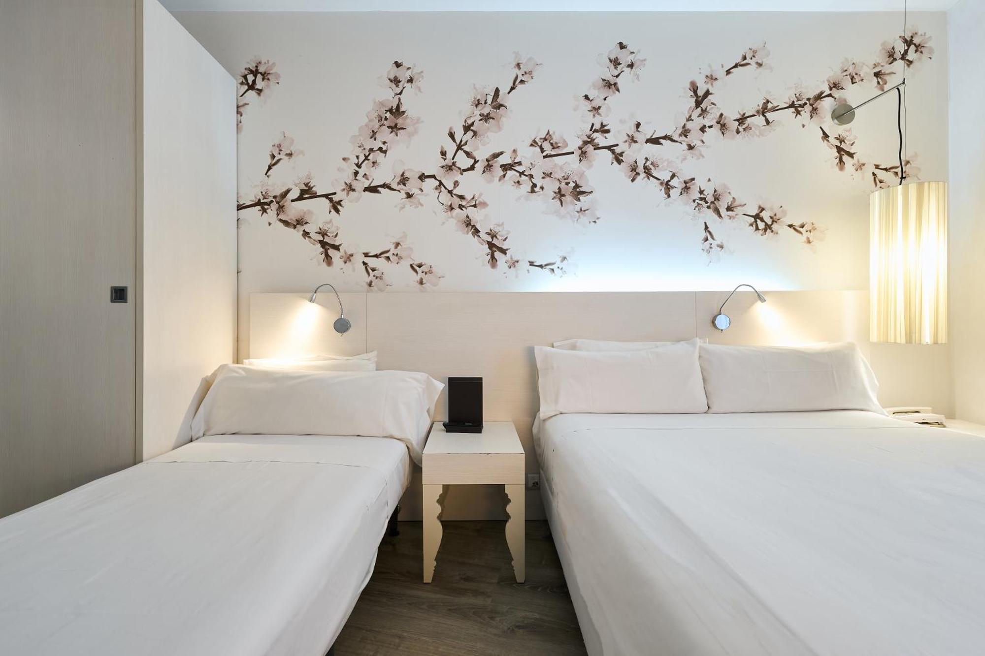 Catalonia La Boqueria Hotel Барселона Екстериор снимка
