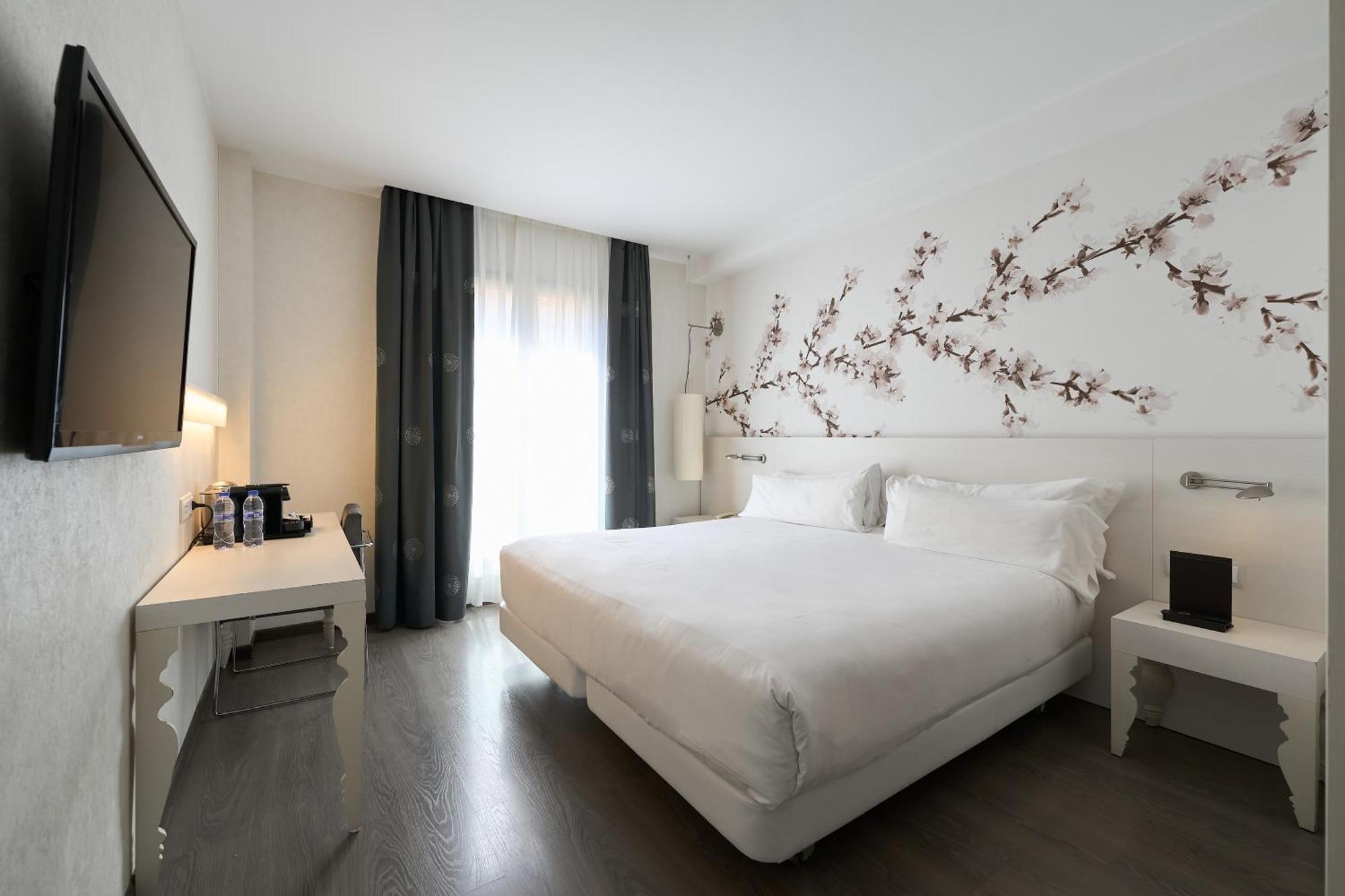 Catalonia La Boqueria Hotel Барселона Екстериор снимка