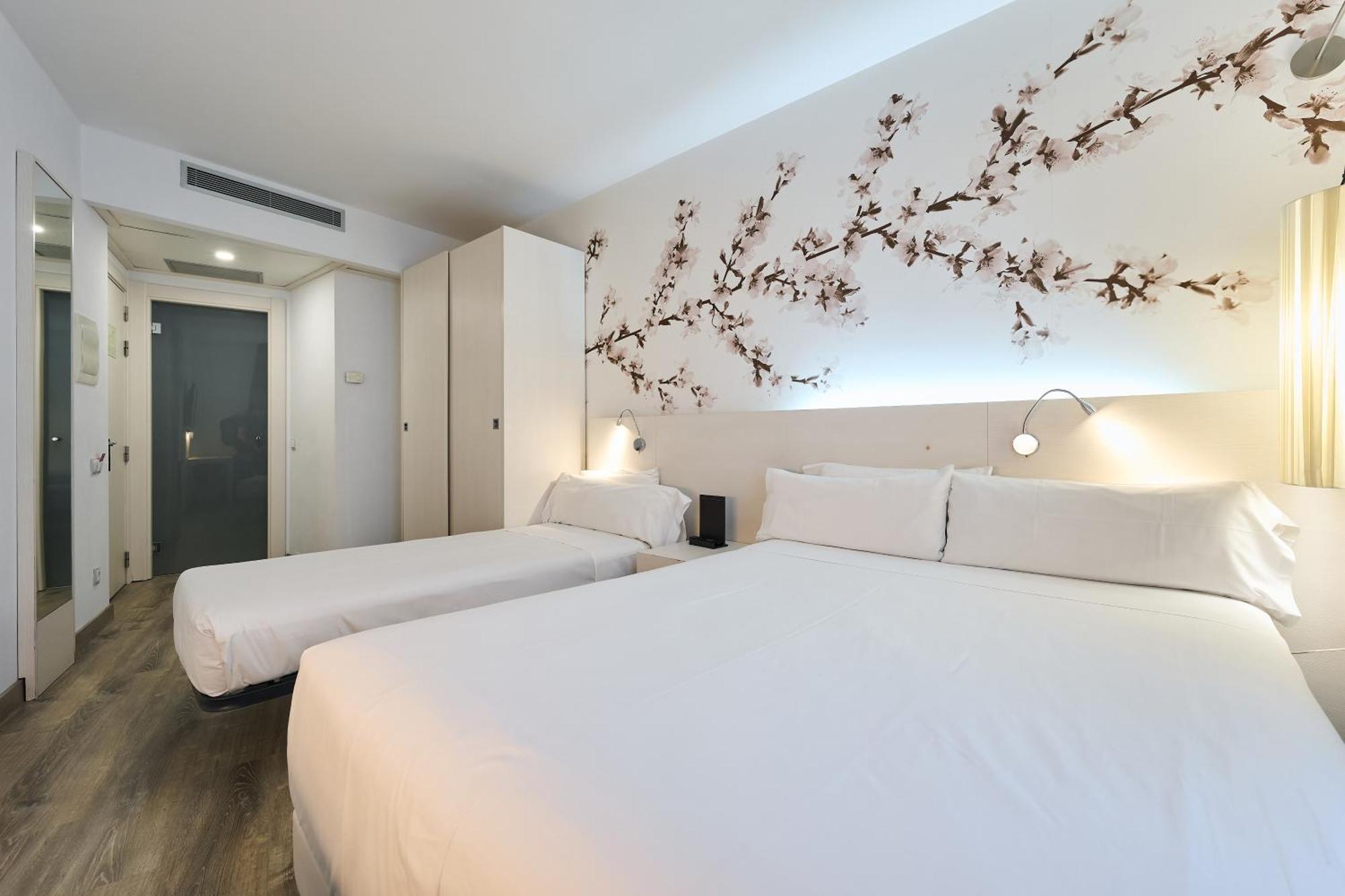 Catalonia La Boqueria Hotel Барселона Екстериор снимка