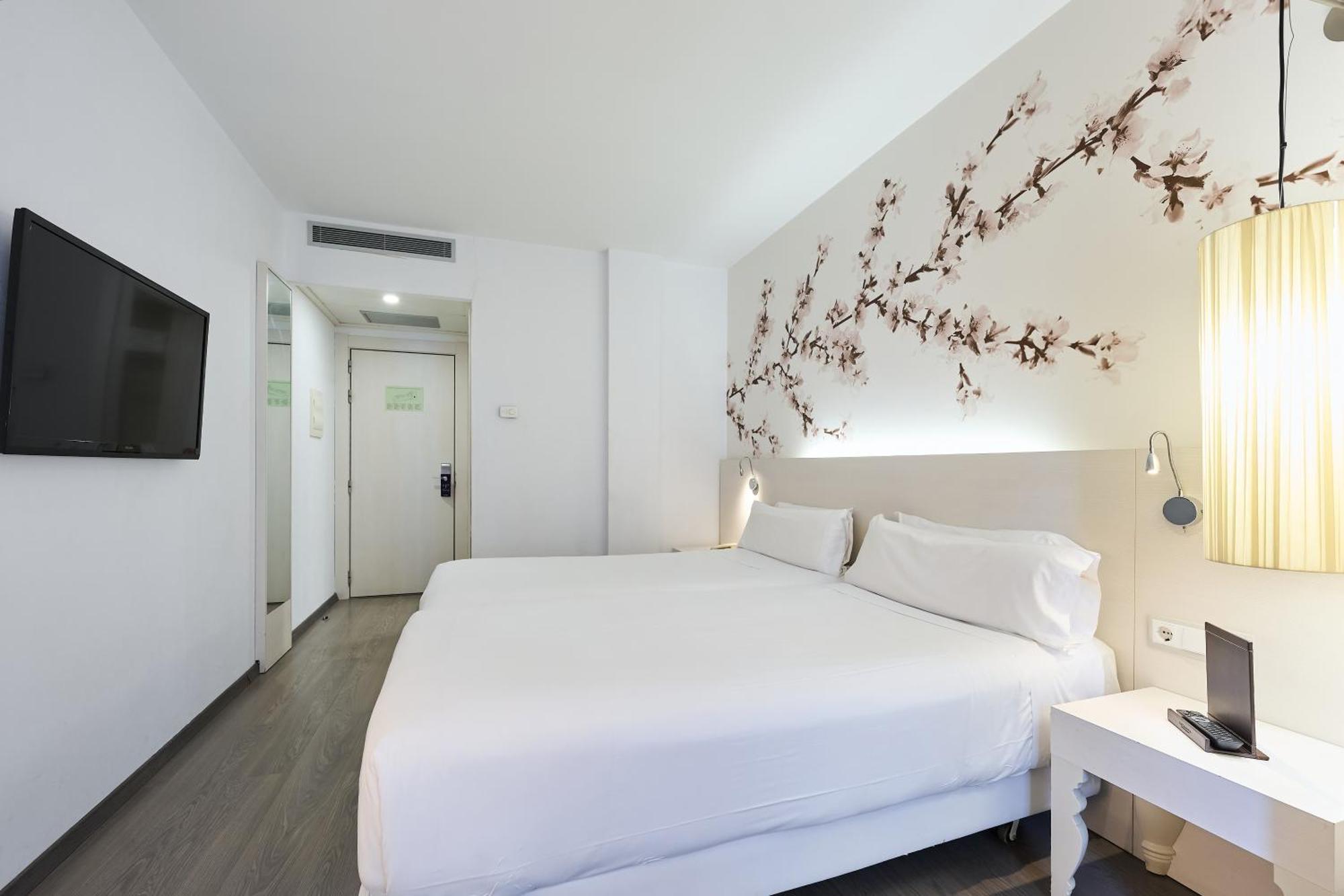 Catalonia La Boqueria Hotel Барселона Екстериор снимка